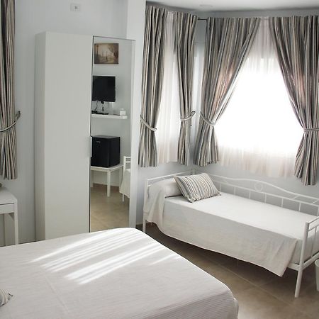 Sunnylivings Hotel Sevilla Buitenkant foto