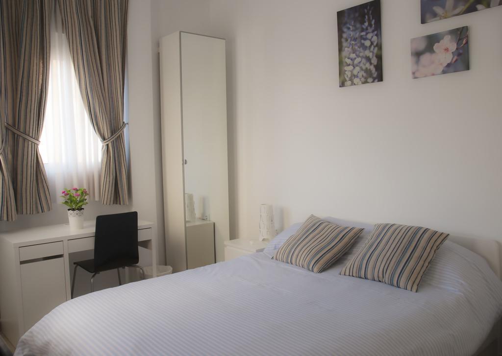Sunnylivings Hotel Sevilla Buitenkant foto