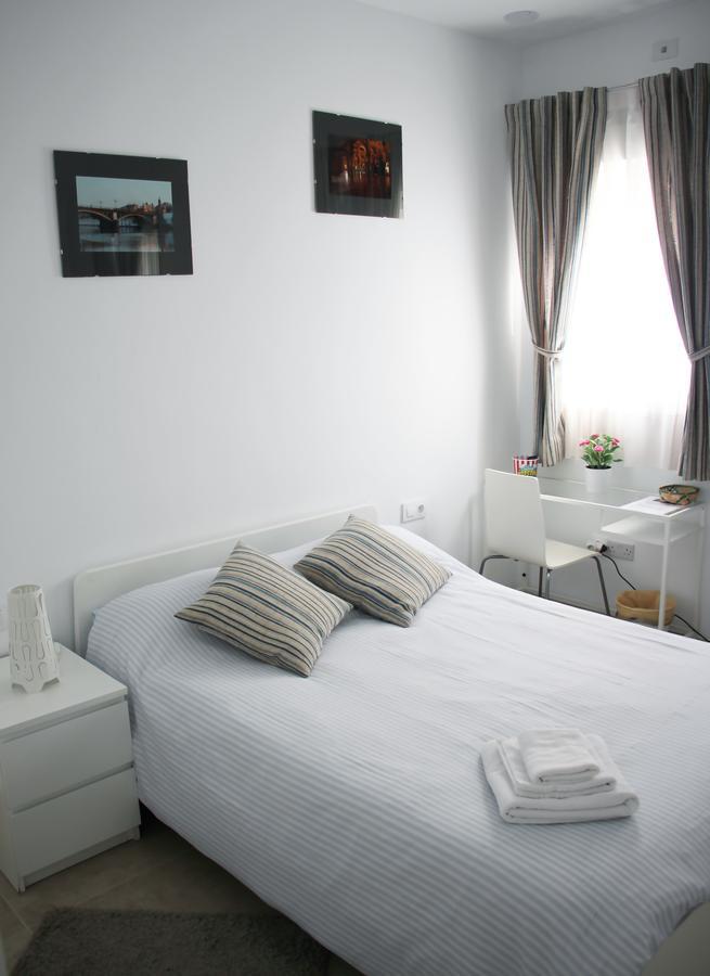 Sunnylivings Hotel Sevilla Buitenkant foto