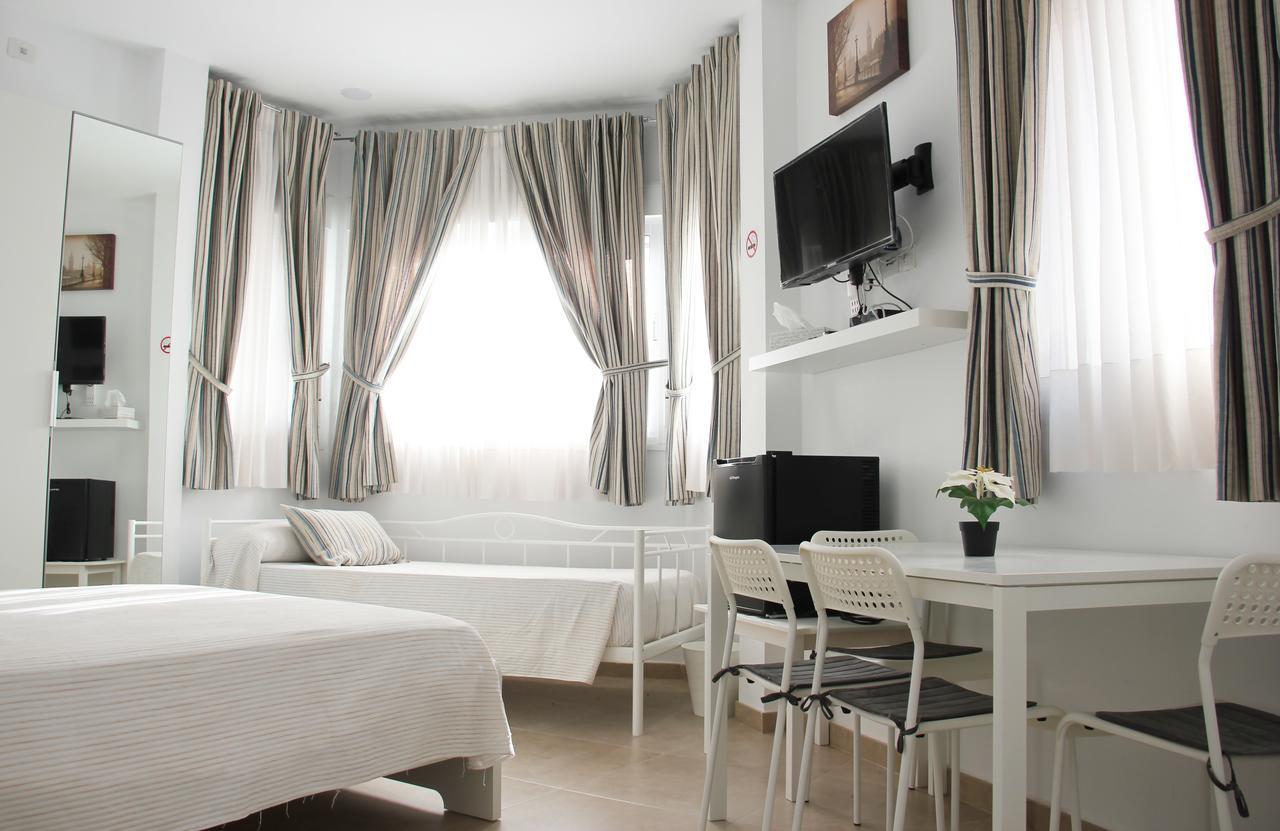 Sunnylivings Hotel Sevilla Buitenkant foto