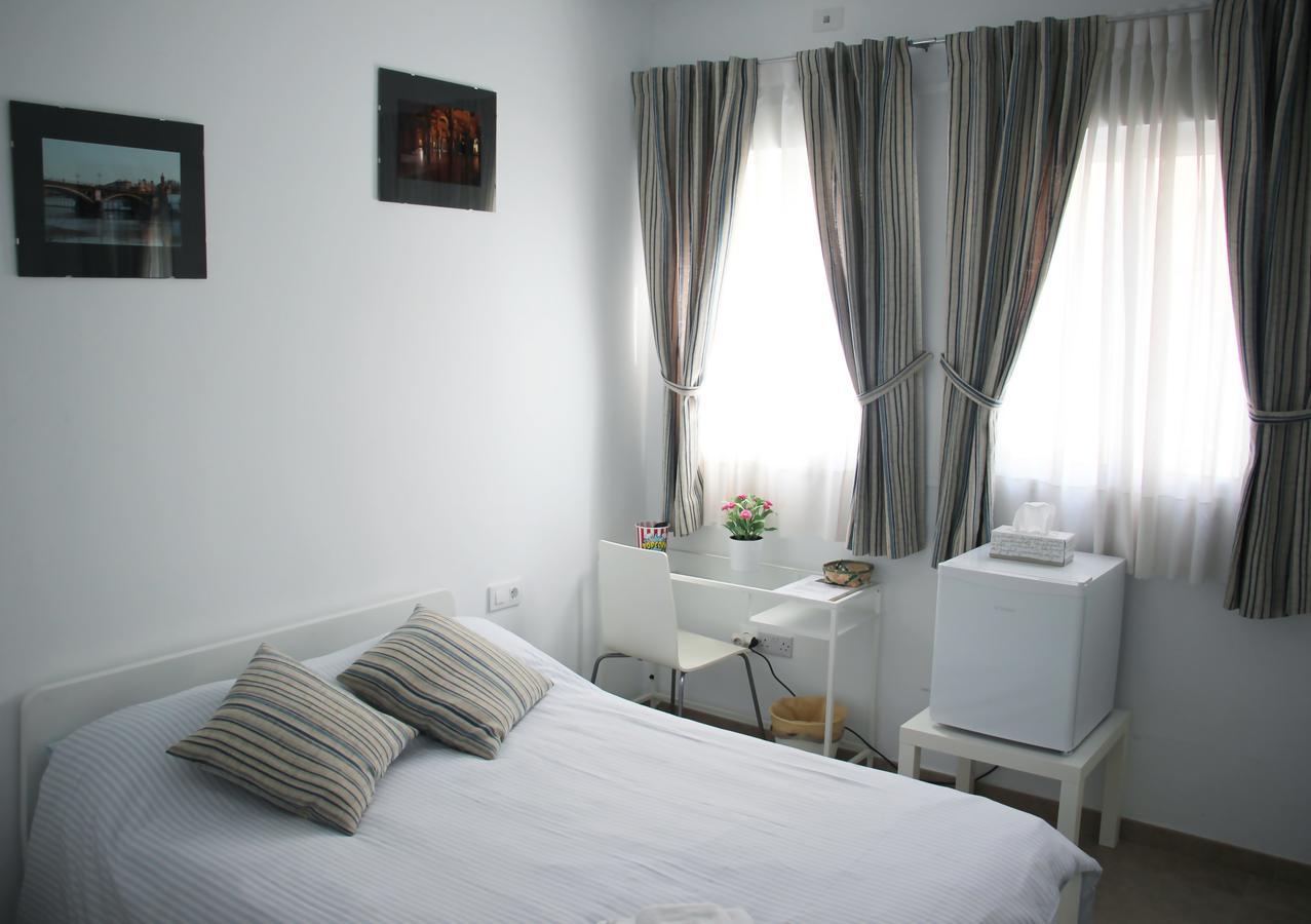 Sunnylivings Hotel Sevilla Buitenkant foto